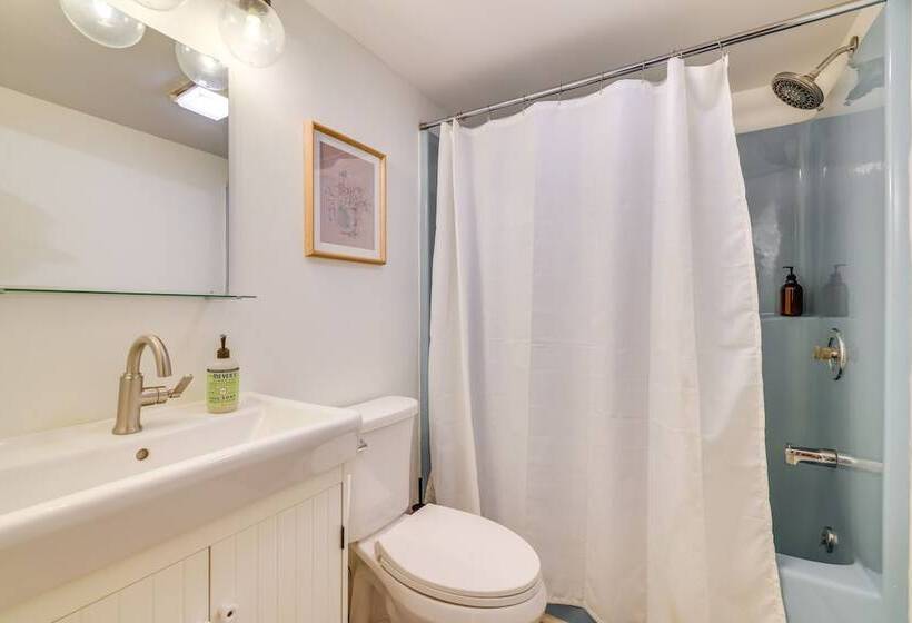 Traditional Blakeslee Chalet: Deck & Lake Access!