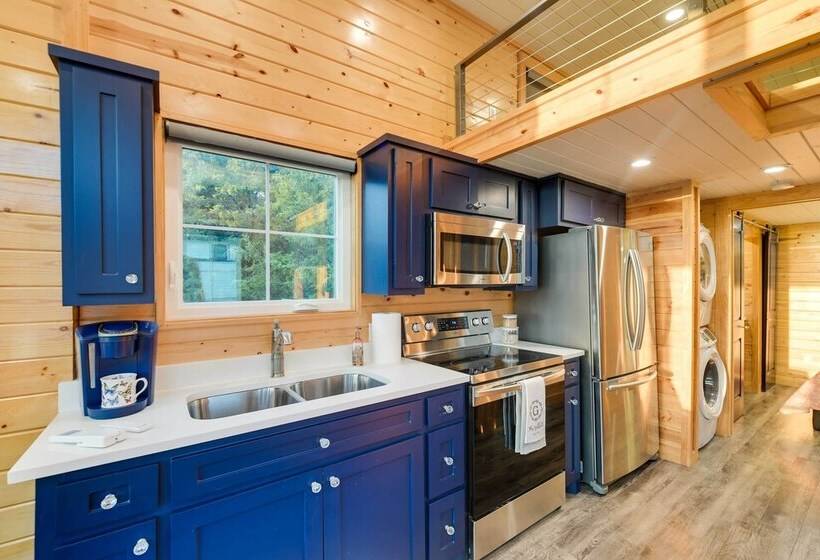 ~ 11 Mi To Lake Whitney: Tree Lined Cabin W/ Deck