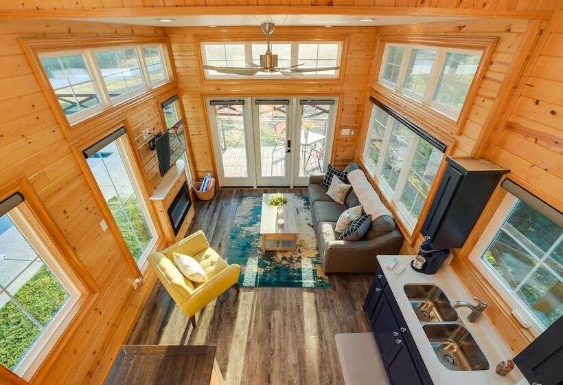 ~ 11 Mi To Lake Whitney: Tree Lined Cabin W/ Deck