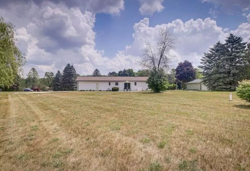 Updated Plymouth Home ~ 5 Mi To Road America!