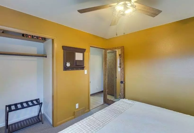 Updated Plymouth Home ~ 5 Mi To Road America!