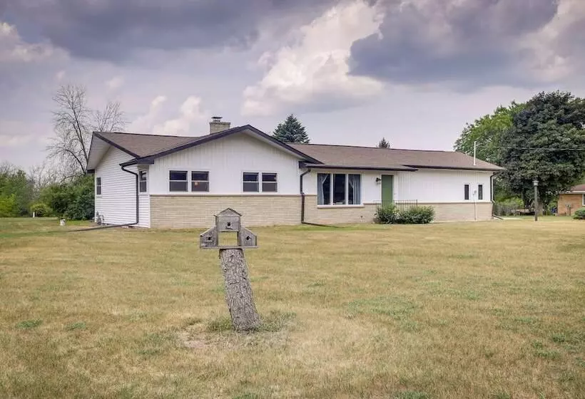 Updated Plymouth Home ~ 5 Mi To Road America!