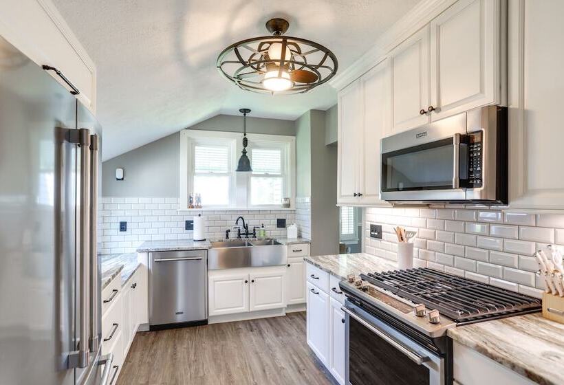 Vermilion Home   Walk To Main Street Beach!