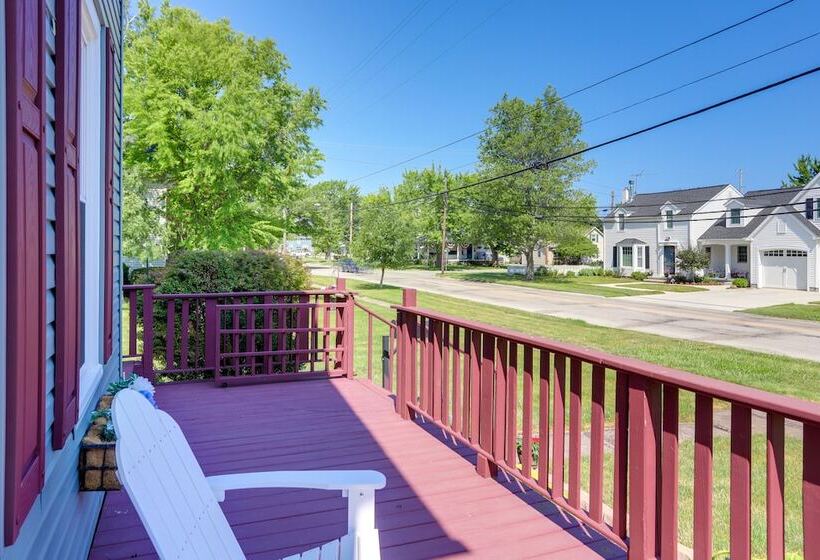 Vermilion Home   Walk To Main Street Beach!