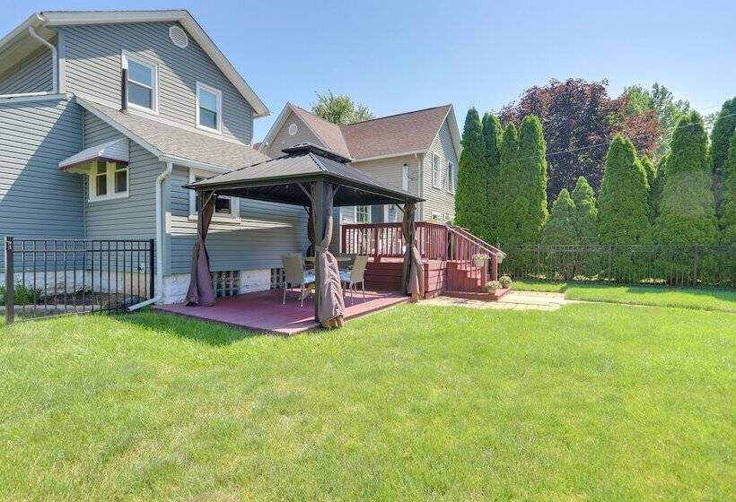 Vermilion Home   Walk To Main Street Beach!