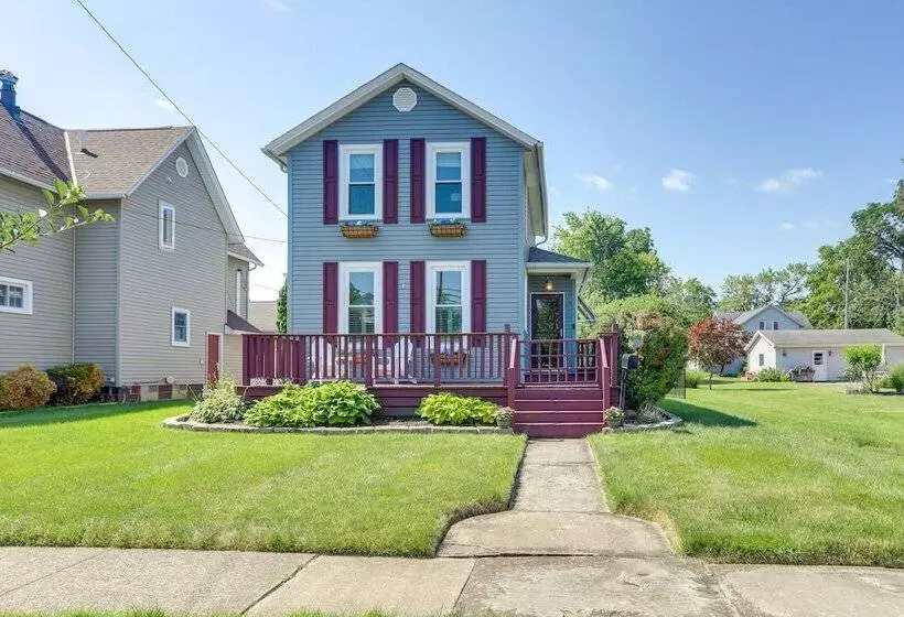 Vermilion Home   Walk To Main Street Beach!