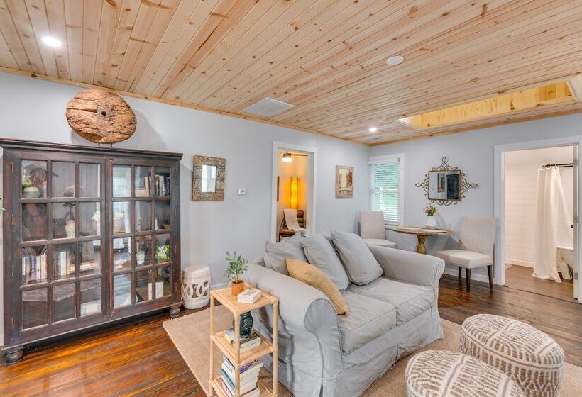 Welcoming Williams Bay Cottage W/ Deck & Fire Pit!