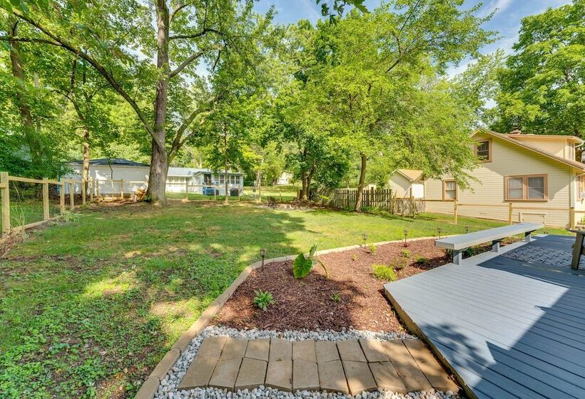 Welcoming Williams Bay Cottage W/ Deck & Fire Pit!