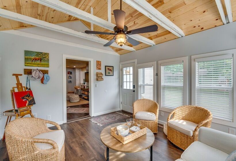 Welcoming Williams Bay Cottage W/ Deck & Fire Pit!