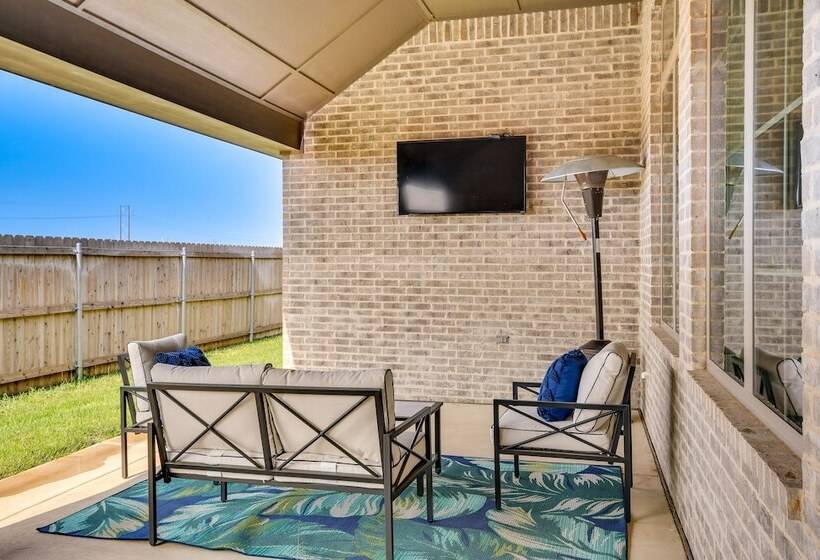 Wfh Friendly Amarillo Home W/ Furnished Patio!