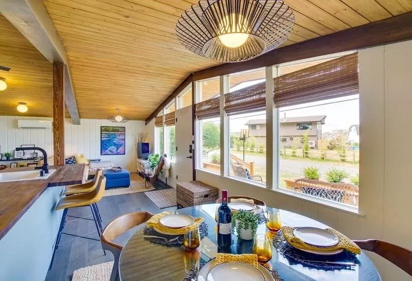 Whidbey Island Oasis: Walk To Beach, Hot Tub, View