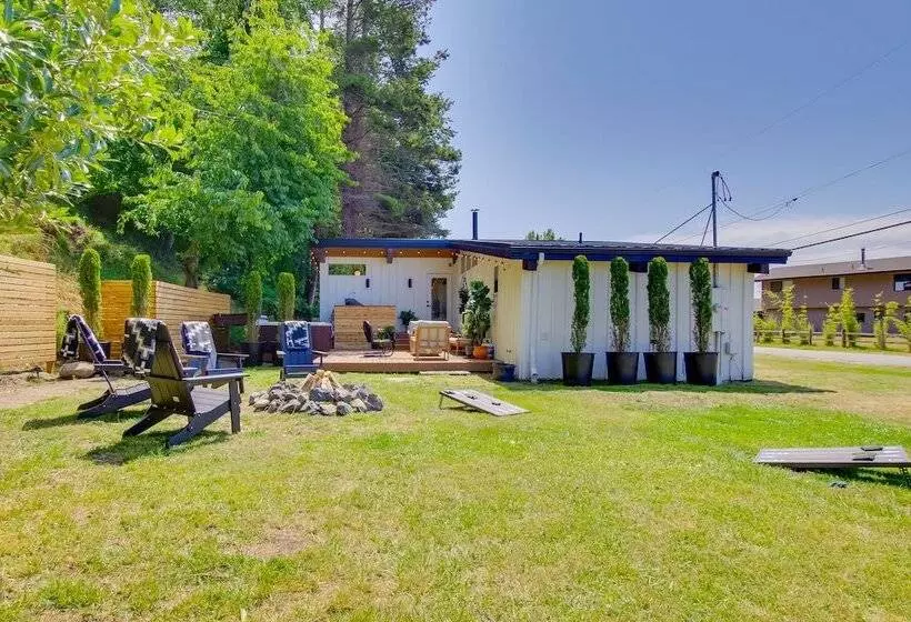 Whidbey Island Oasis: Walk To Beach, Hot Tub, View