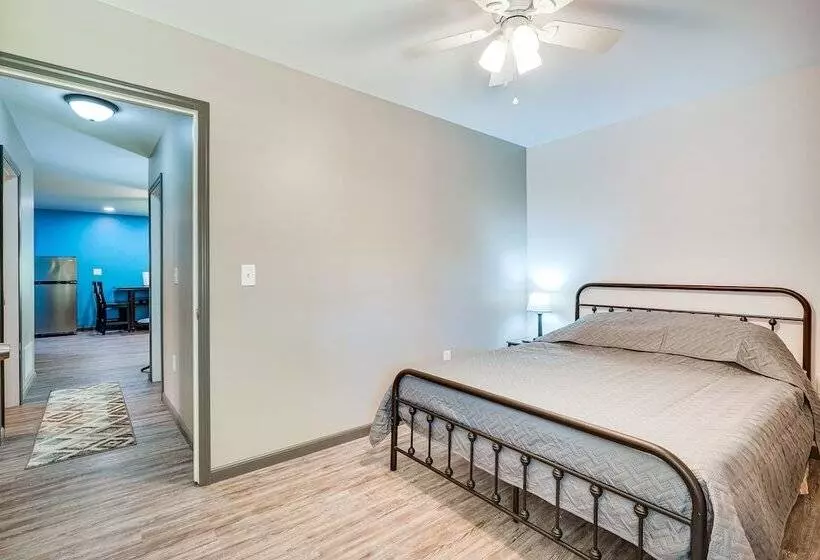 Zanesville Vacation Rental: 2 Mi To Downtown!