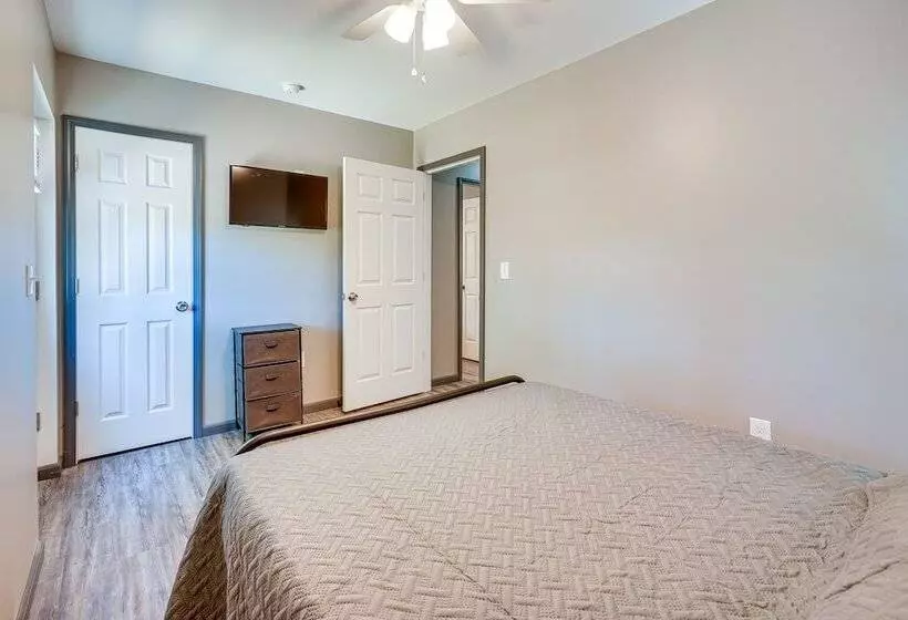 Zanesville Vacation Rental: 2 Mi To Downtown!