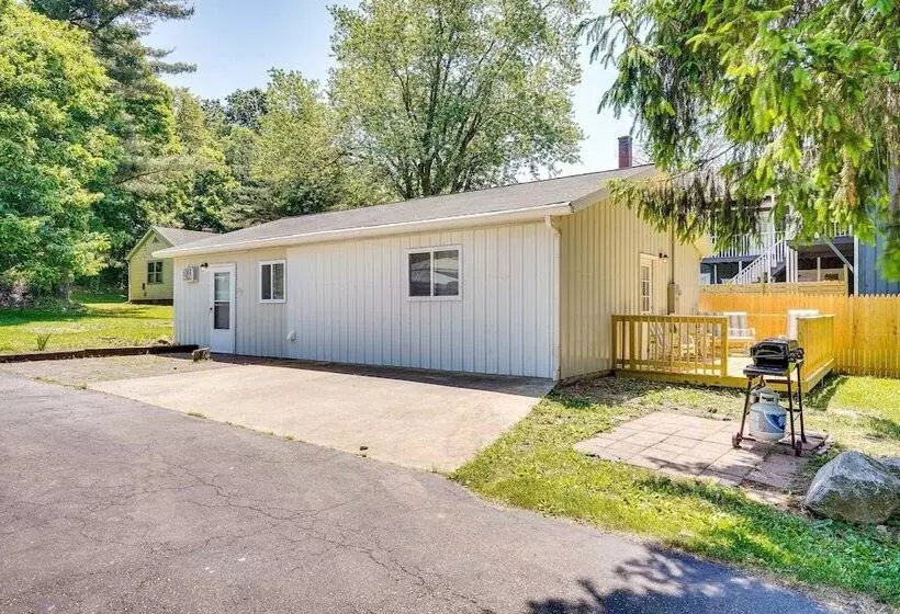 Zanesville Vacation Rental: 2 Mi To Downtown!