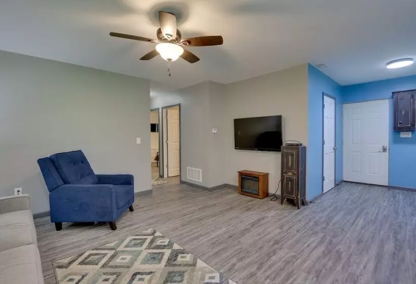 Zanesville Vacation Rental: 2 Mi To Downtown!