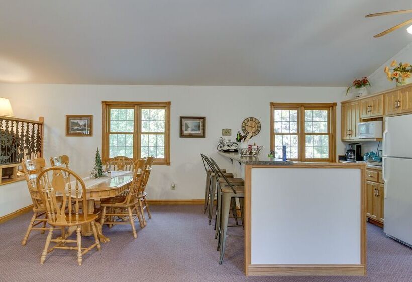 Backus Lakefront Cabin W/ Fire Pit, Dock Access!