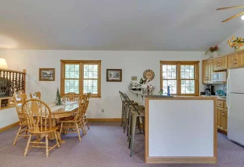 Backus Lakefront Cabin W/ Fire Pit, Dock Access!