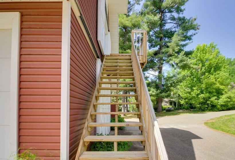 Backus Lakefront Cabin W/ Fire Pit, Dock Access!