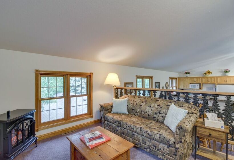 Backus Lakefront Cabin W/ Fire Pit, Dock Access!