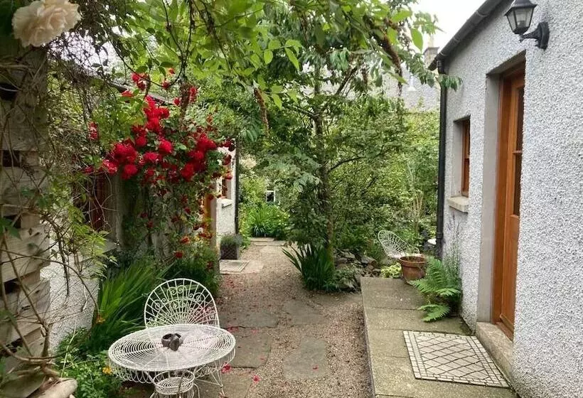 Aamiaismajoitus (B&B) Castleview Apartments