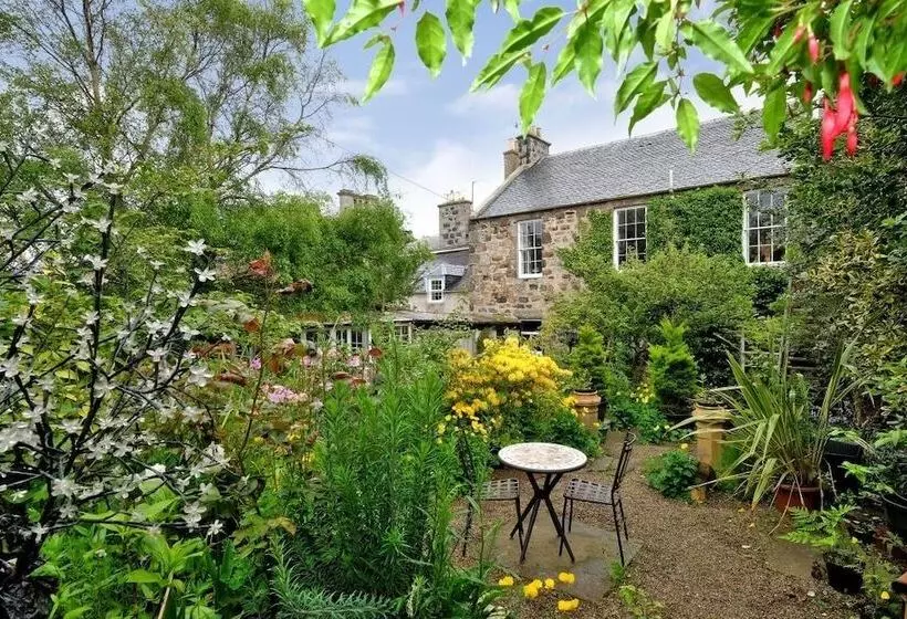 Aamiaismajoitus (B&B) Castleview Apartments