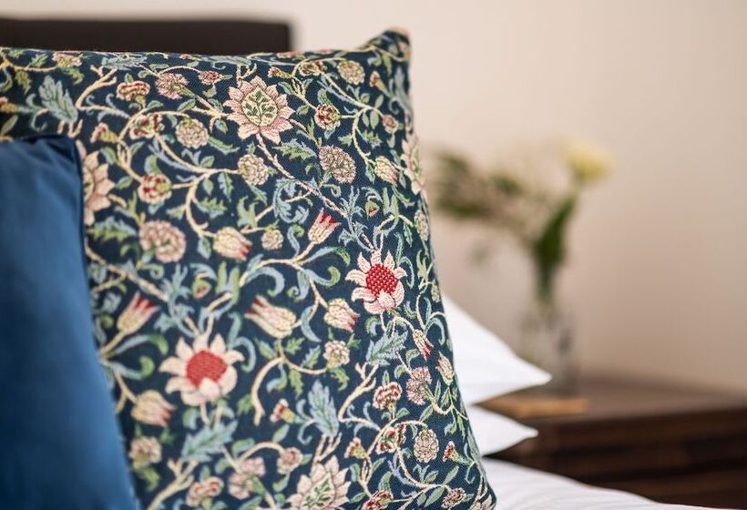 민박 Stonehenge Courtyard