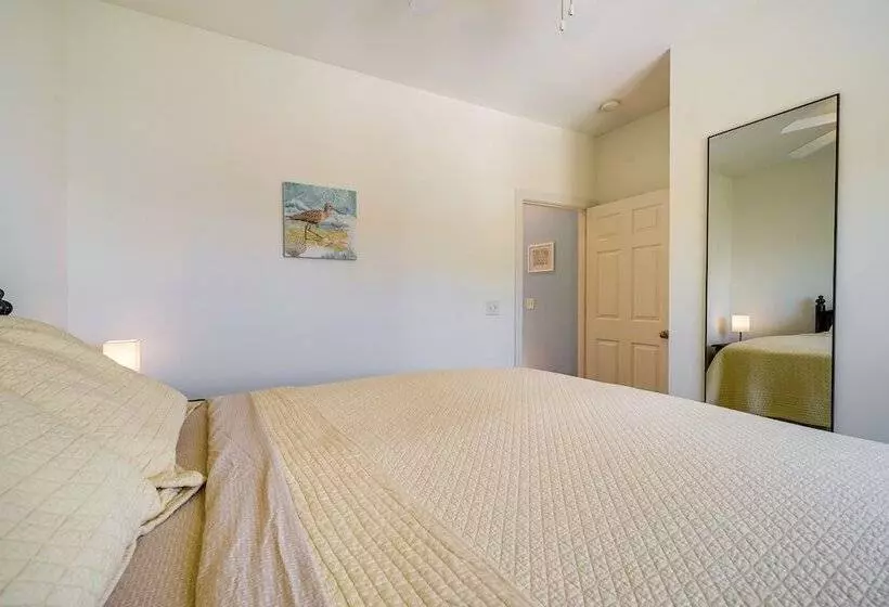 Carolina Beach Lakefront House: Walk To Beach!