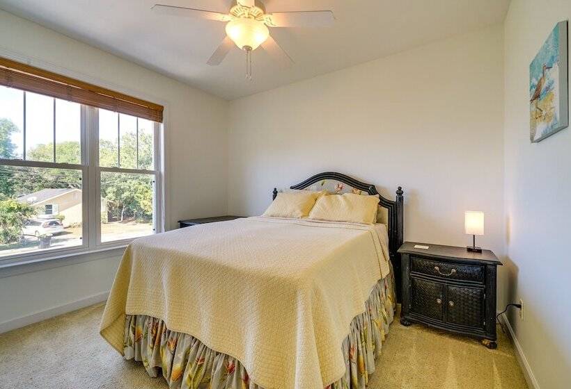 Carolina Beach Lakefront House: Walk To Beach!