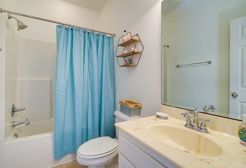 Carolina Beach Lakefront House: Walk To Beach!