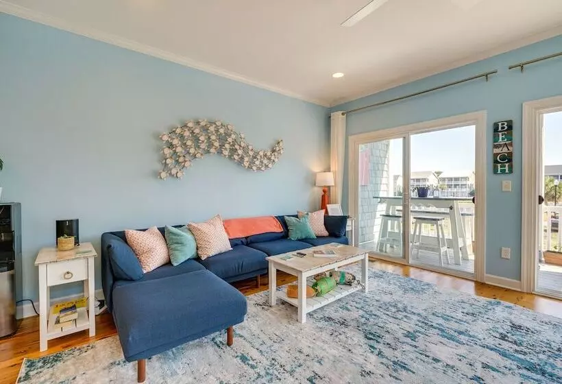 Carolina Beach Lakefront House: Walk To Beach!