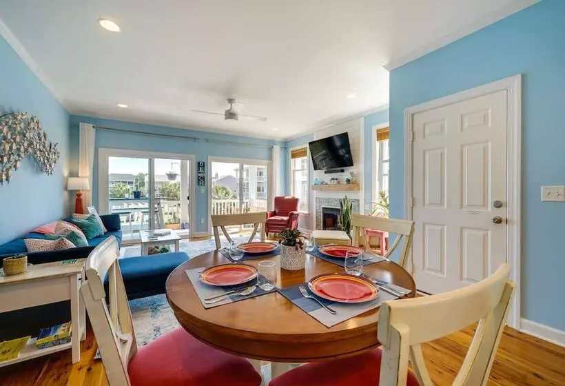 Carolina Beach Lakefront House: Walk To Beach!