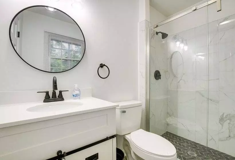 Charming Cary Home ~ 10 Mi To Downtown Raleigh!