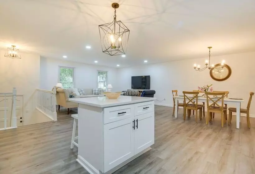 Charming Cary Home ~ 10 Mi To Downtown Raleigh!