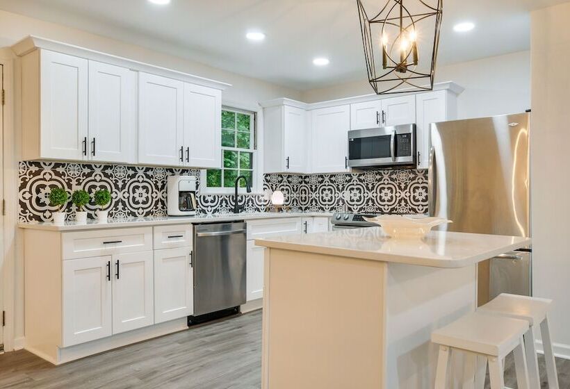 Charming Cary Home ~ 10 Mi To Downtown Raleigh!