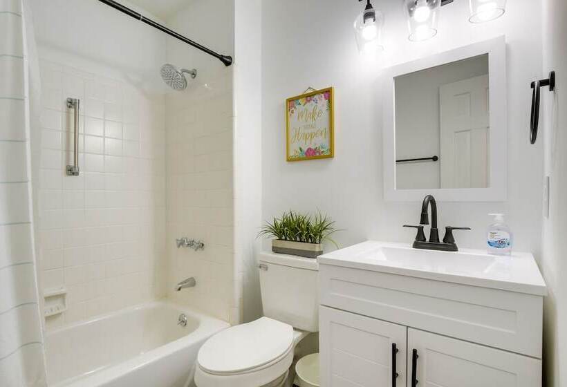 Charming Cary Home ~ 10 Mi To Downtown Raleigh!