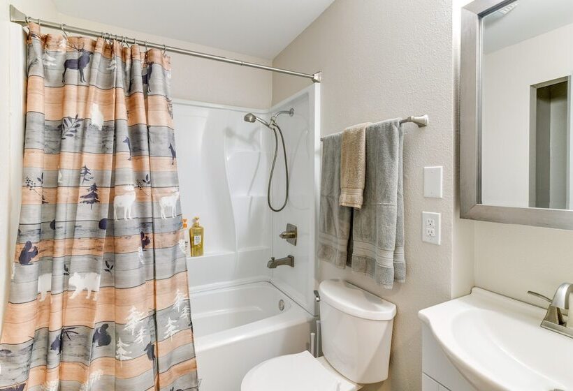 Chugiak Moose Cottage Near Chugach State Park!