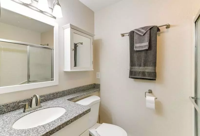 Chugiak Moose Cottage  Near Chugach State Park!