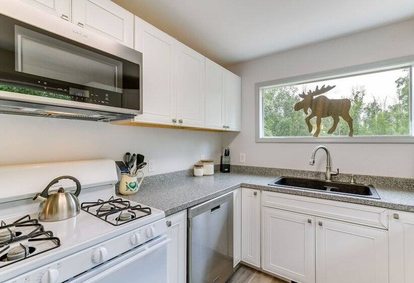 Chugiak Moose Cottage Near Chugach State Park!