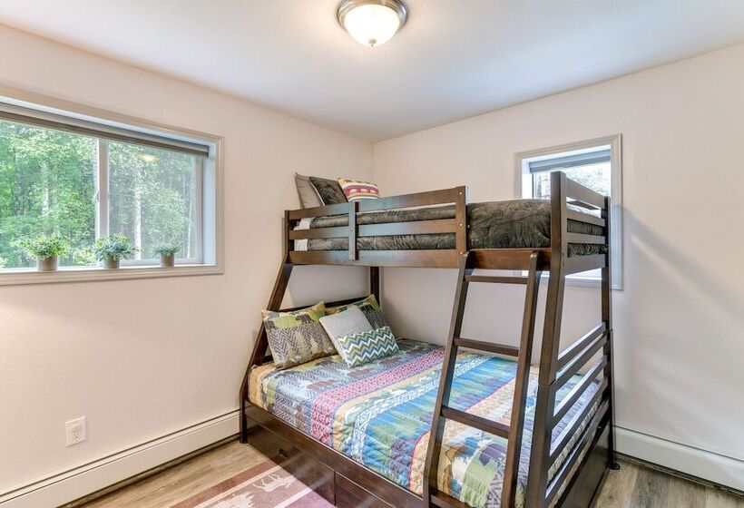 Chugiak Moose Cottage Near Chugach State Park!