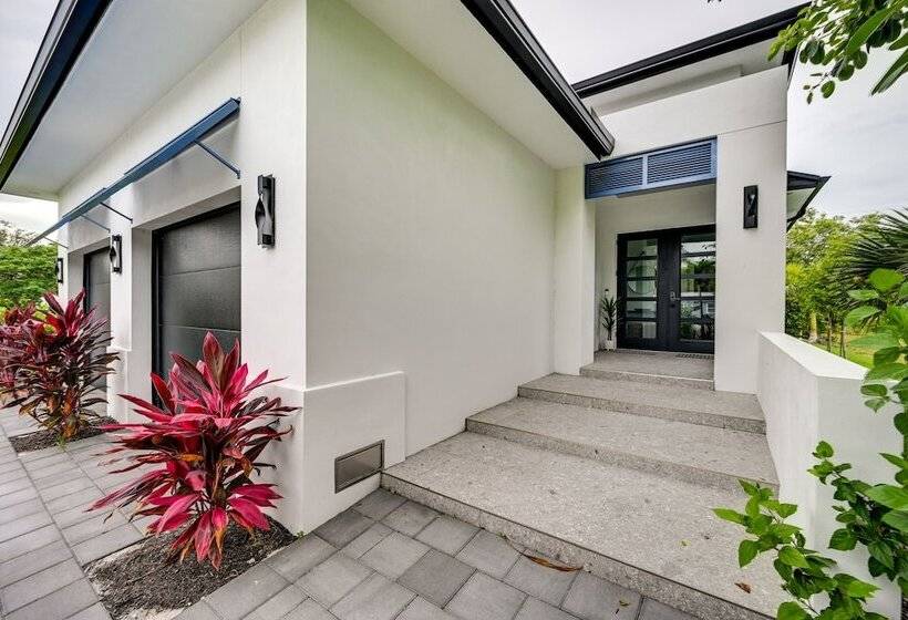 Contemporary Naples Home W/ Outdoor Kitchen & Pool