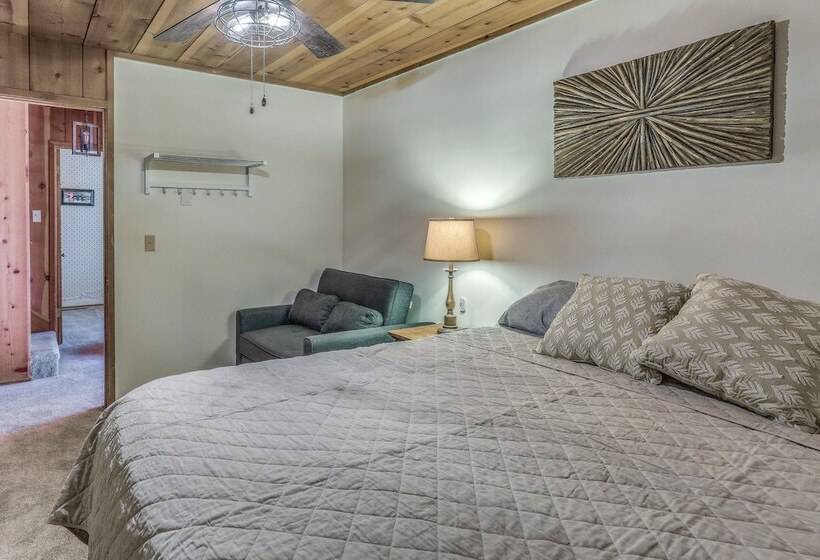3 Mi To Shaver Lake: Cozy Bears Hideaway Cabin!
