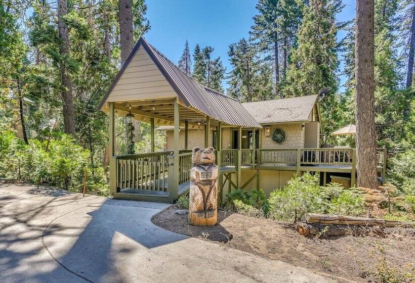 3 Mi To Shaver Lake: Cozy Bears Hideaway Cabin!