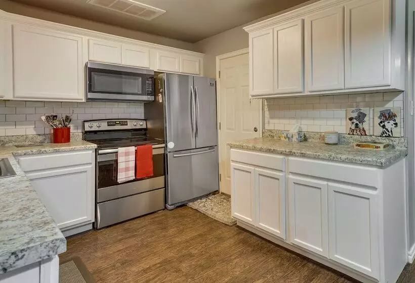 Cozy Norman Home: 4 Mi To Oklahoma University!