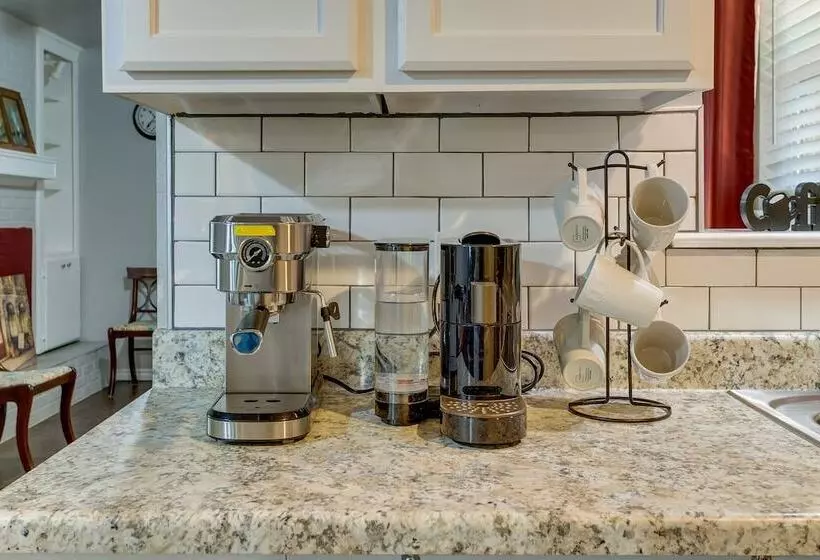 Cozy Norman Home: 4 Mi To Oklahoma University!