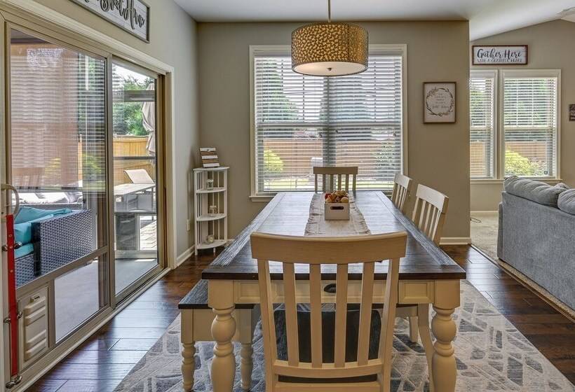 Cozy South Carolina Retreat W/ Patio & Fireplace!