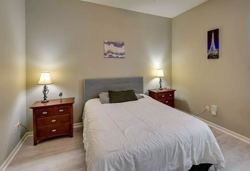 Cozy South Carolina Retreat W/ Patio & Fireplace!