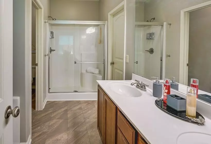 Cozy South Carolina Retreat W/ Patio & Fireplace!