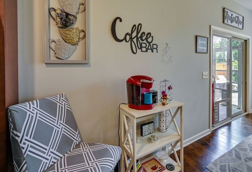 Cozy South Carolina Retreat W/ Patio & Fireplace!