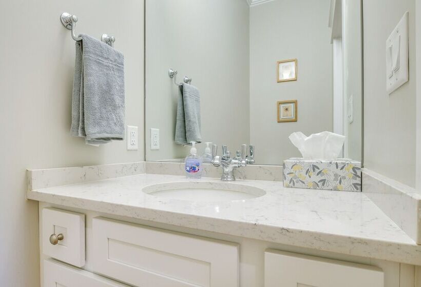 Dog Friendly Durham Home   Walk Downtown!